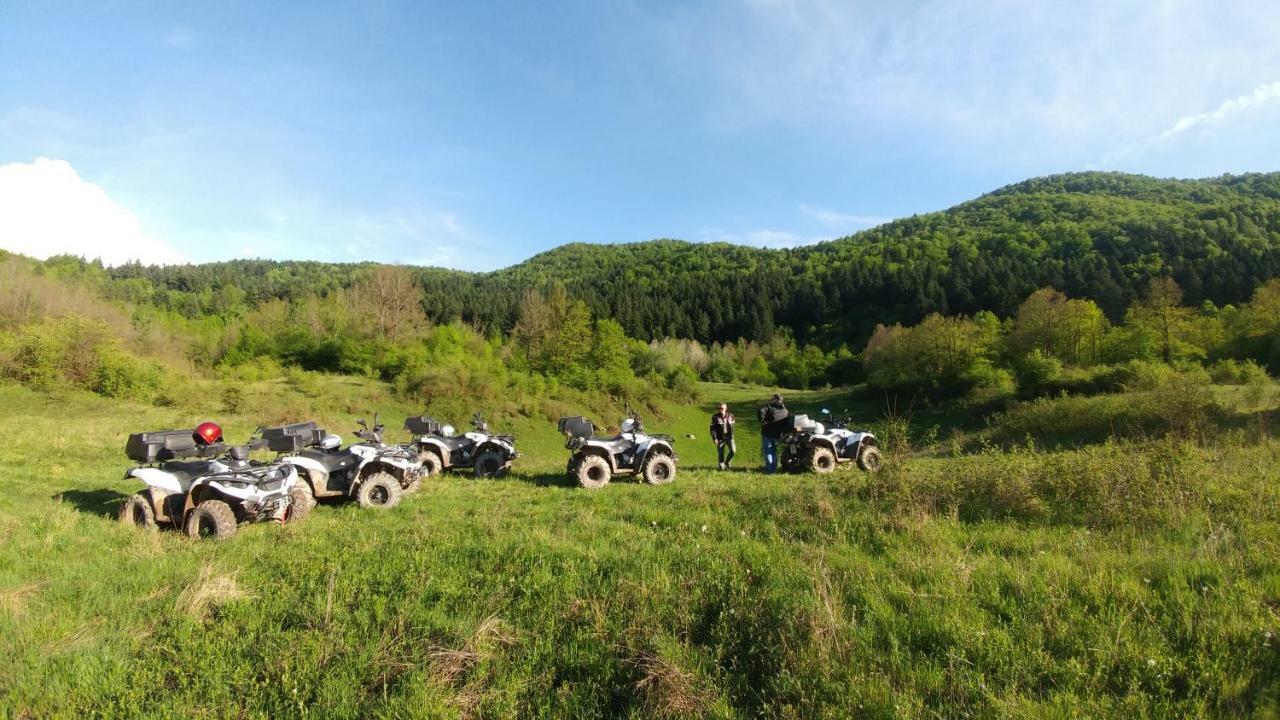 Otočac Privatni Smjestaj Most المظهر الخارجي الصورة