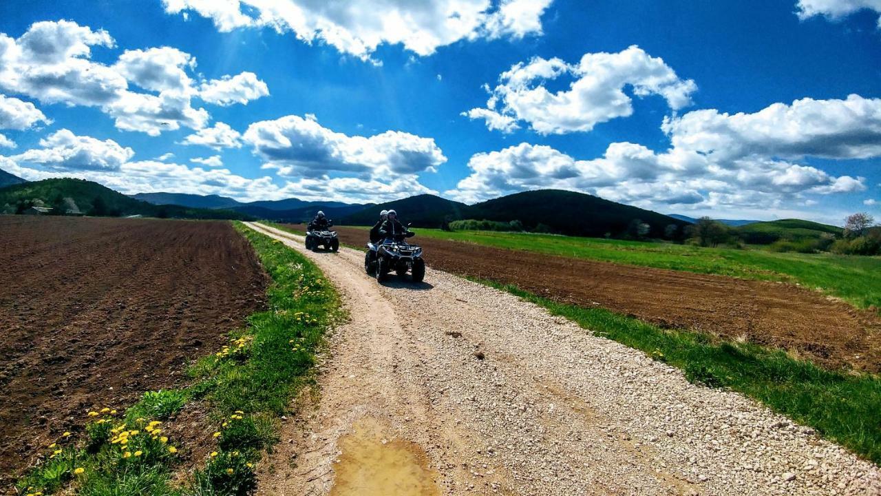 Otočac Privatni Smjestaj Most المظهر الخارجي الصورة