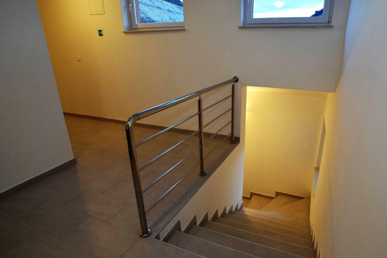 Otočac Privatni Smjestaj Most المظهر الخارجي الصورة