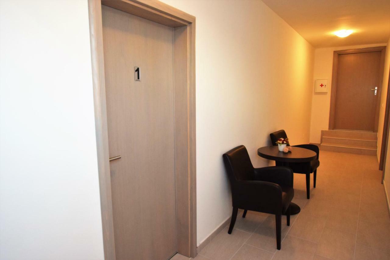 Otočac Privatni Smjestaj Most المظهر الخارجي الصورة